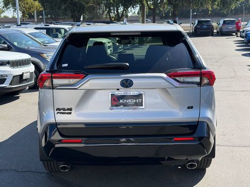 Used 2024 Toyota RAV4 SE w/ Weather & Moonroof Package AWD/4WD image 7