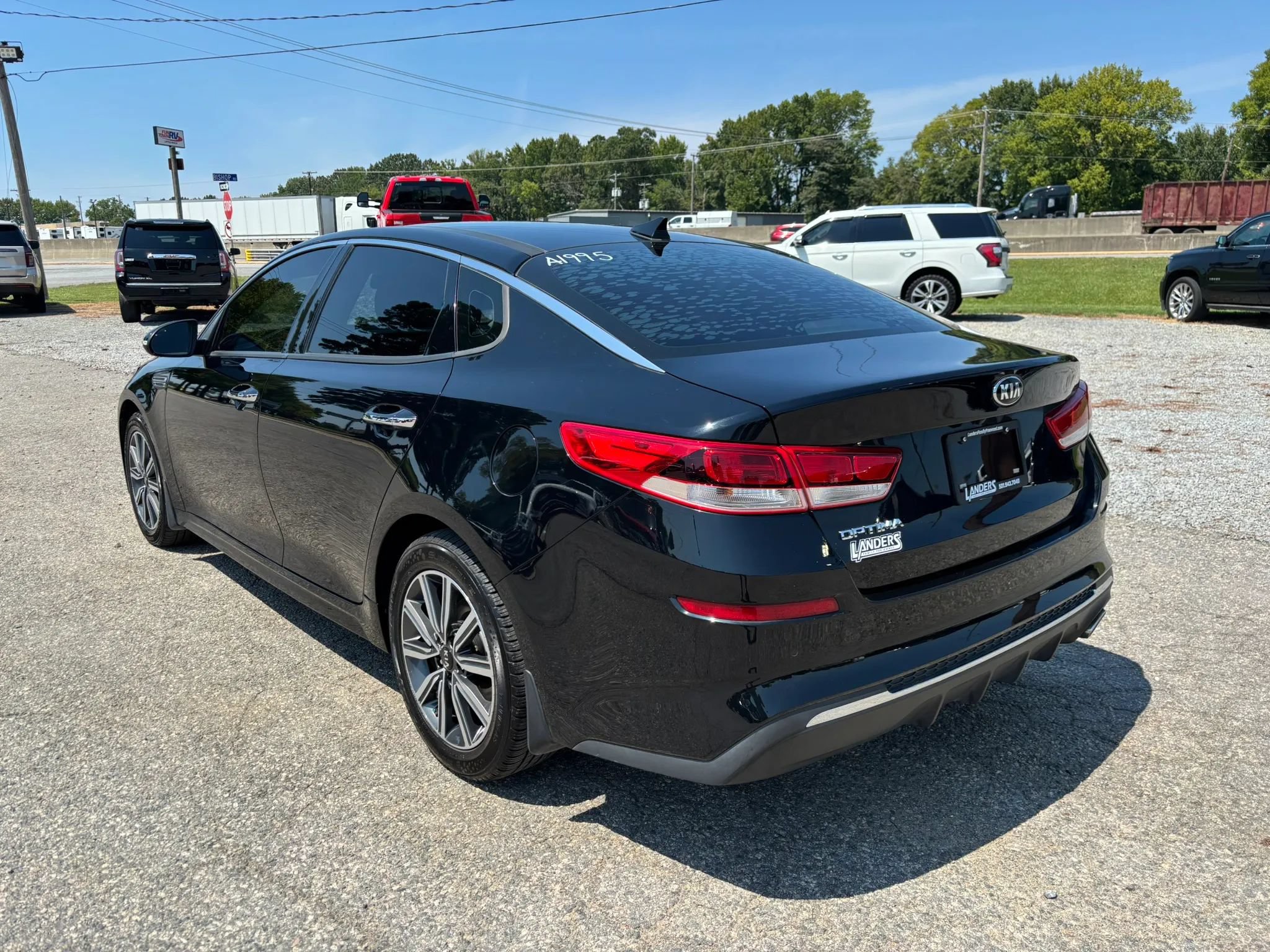 Used 2019 Kia Optima LX w/ LX Premium Package FWD image 3