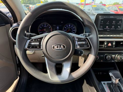Used 2021 Kia Forte LXS FWD image 13