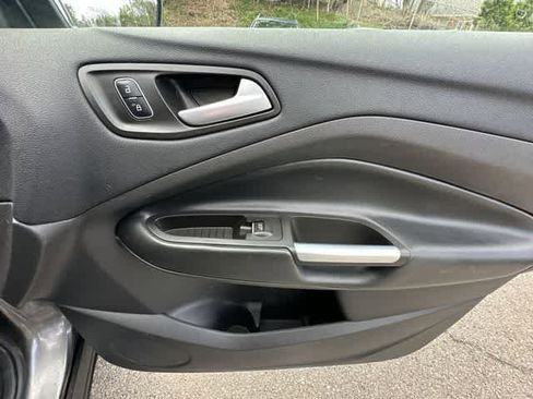 Used 2017 Ford Escape Titanium FWD image 21