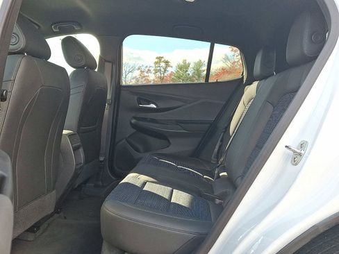 Certified 2025 Buick Envista Preferred image 12