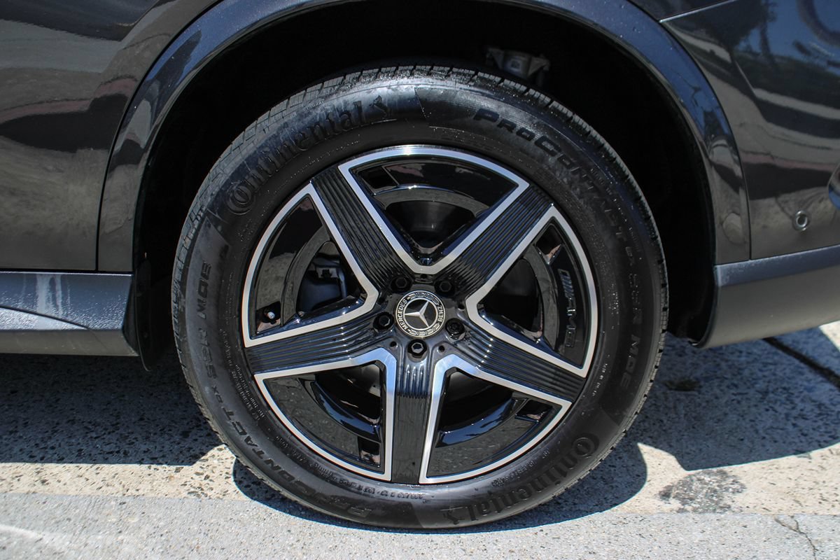 Used 2025 Mercedes-Benz GLC 350e 4MATIC image 35