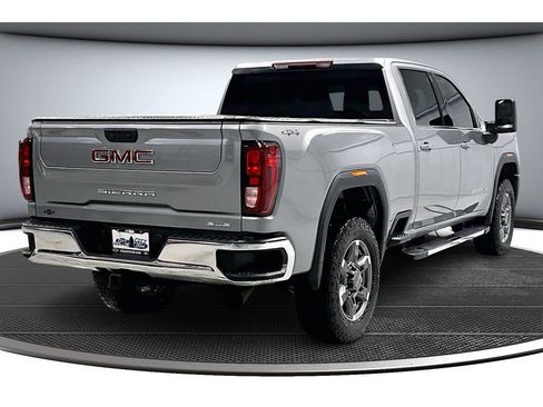 Used 2025 GMC Sierra 2500 SLE w/ SLE Convenience Package image 14