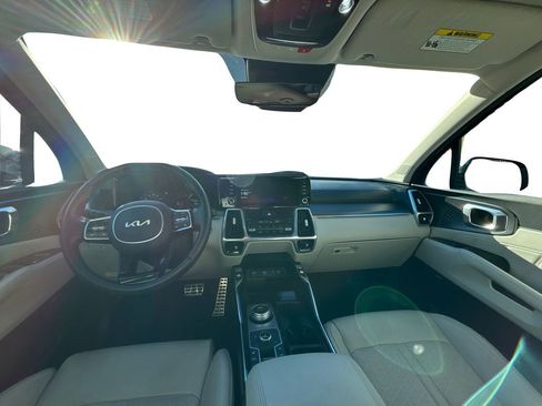 Certified 2023 Kia Sorento SX Prestige image 19