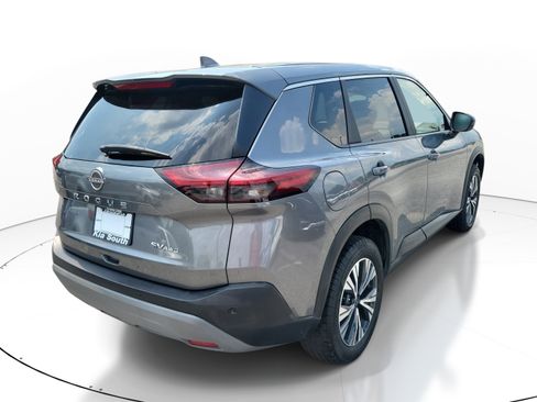 Used 2023 Nissan Rogue SV AWD/4WD image 6
