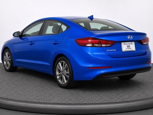 Used 2018 Hyundai Elantra SEL FWD image 5