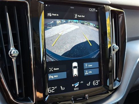 Used 2019 Volvo XC60 T6 Momentum w/ Premium Package image 18