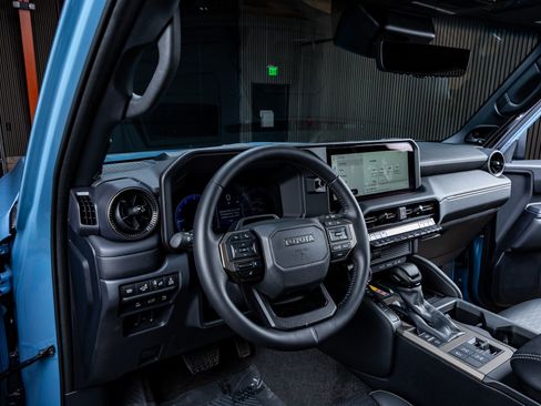 Used 2025 Toyota Land Cruiser image 17