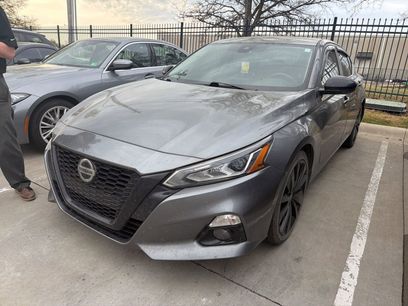 Used 2022 Nissan Altima 2.5 SR w/ Midnight Edition Package