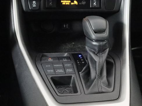 Used 2019 Toyota RAV4 XLE w/ Convenience Package AWD/4WD image 28