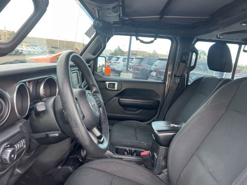 Used 2018 Jeep Wrangler Unlimited Sport image 24