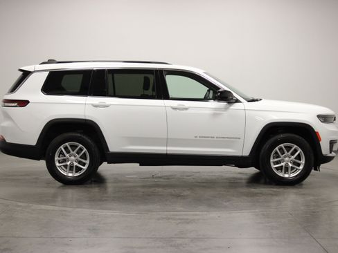 Used 2024 Jeep Grand Cherokee L Laredo AWD/4WD image 9