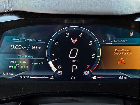 Used 2025 Chevrolet Corvette Stingray Coupe w/ 1LT RWD image 23
