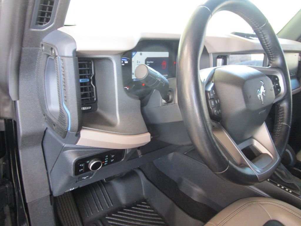 Used 2024 Ford Bronco Wildtrak AWD/4WD image 30
