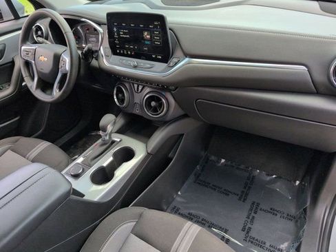 Used 2025 Chevrolet Blazer LT FWD image 31