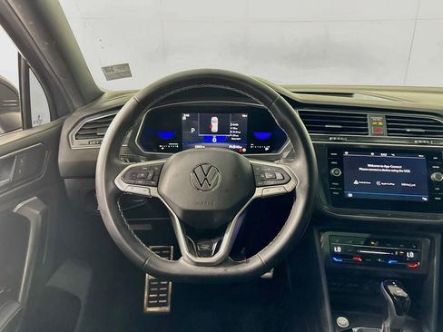 Used 2023 Volkswagen Tiguan SE R-Line FWD image 17