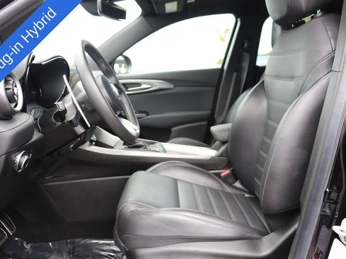 Used 2024 Alfa Romeo Tonale Veloce w/ Premium Interior Package AWD/4WD image 11