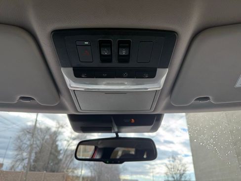 Used 2024 Mitsubishi Outlander SE image 18