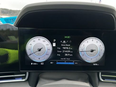 Certified 2025 Hyundai Elantra SEL image 14