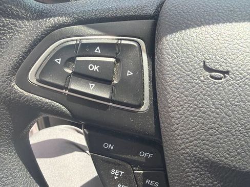Used 2018 Ford Escape SE FWD image 7