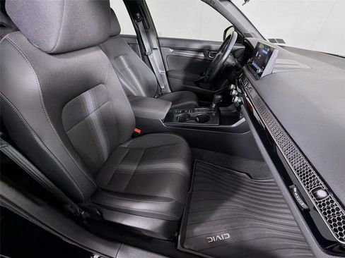 Used 2023 Honda Civic Sport image 25