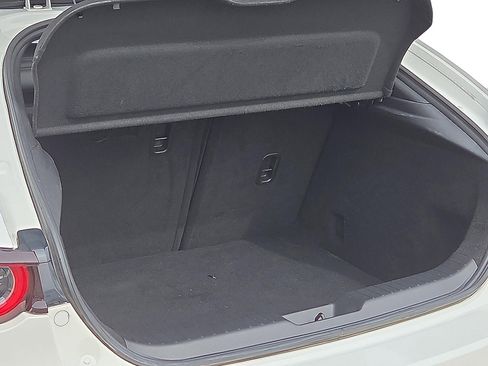 Used 2024 MAZDA MAZDA3 Hatchback w/Premium Plus Pkg image 9