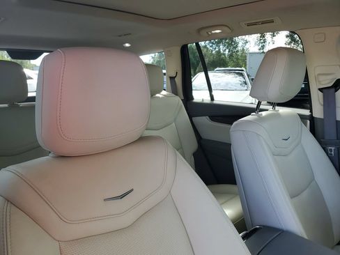 Certified 2023 Cadillac XT6 Premium Luxury w/ Technology Package FWD image 24