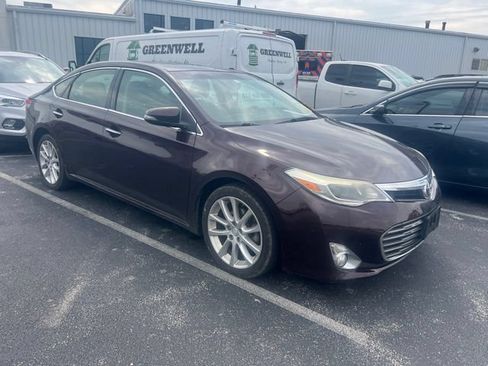 Used 2013 Toyota Avalon XLE Touring FWD image 5