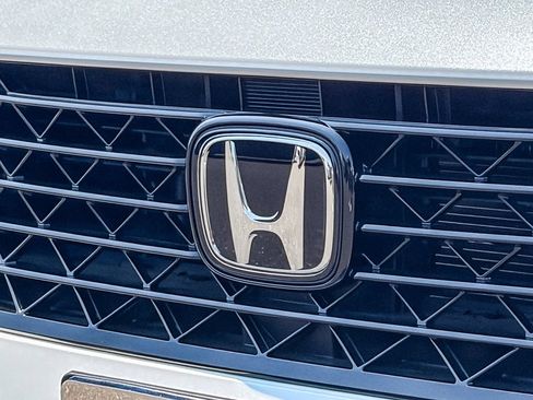 Used 2025 Honda Accord SE image 11