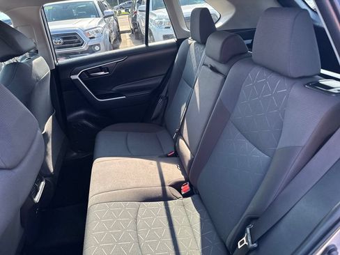 Used 2025 Toyota RAV4 XLE AWD/4WD image 36