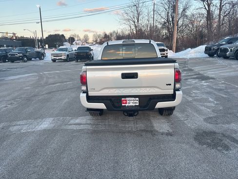 Used 2023 Toyota Tacoma TRD Sport image 3