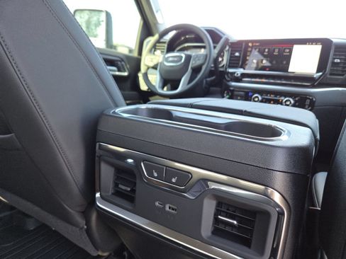 New 2026 GMC Sierra 2500 SLT w/ SLT Premium Package AWD/4WD image 25