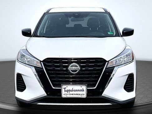 Used 2021 Nissan Kicks S image 2