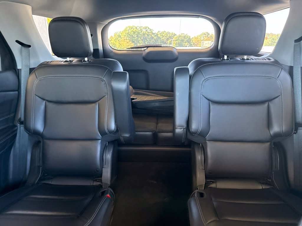 Used 2023 Ford Explorer XLT w/ Equipment Group 202A AWD/4WD image 22