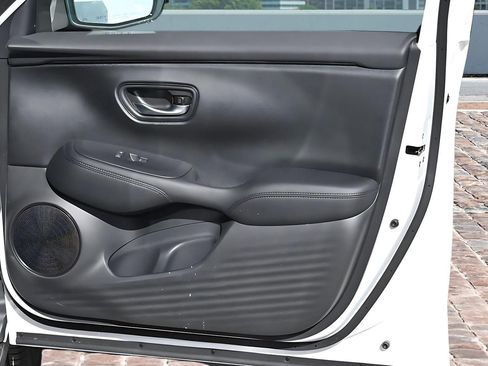 New 2026 Honda HR-V LX image 13