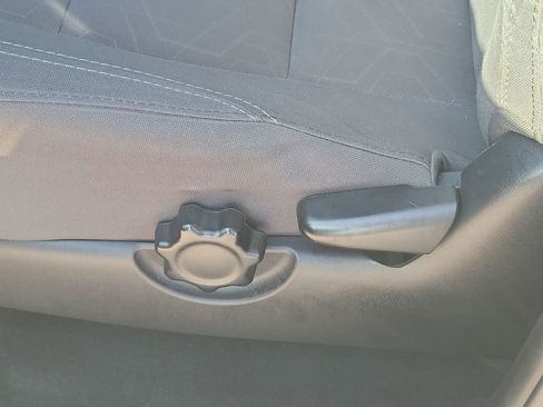 Used 2019 Toyota Tacoma TRD Off-Road image 29