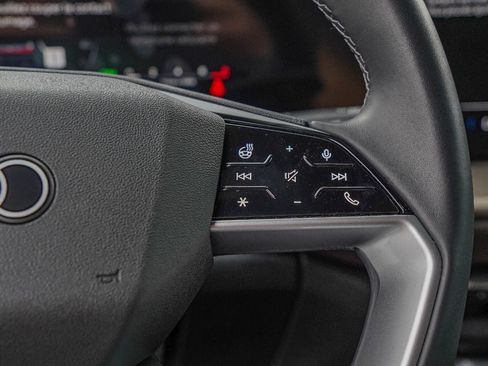 Certified 2025 Audi Q5 Premium w/ Convenience Package image 12