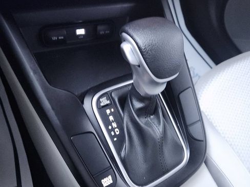 Used 2025 Kia Soul LX FWD image 19