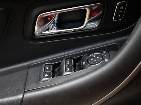 Used 2013 Ford Taurus SEL FWD image 33