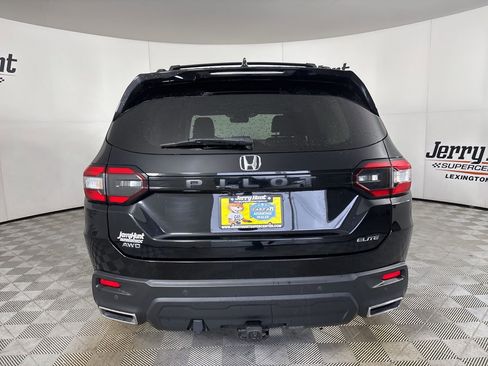 Used 2023 Honda Pilot Elite image 5