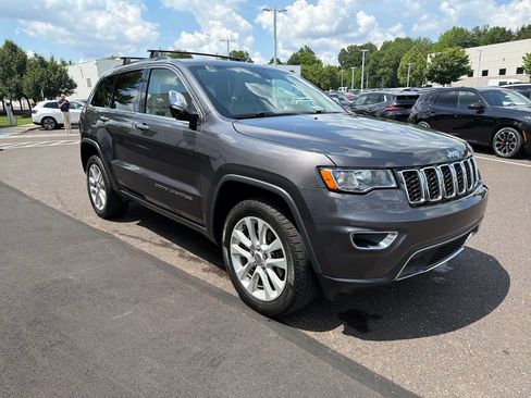 Used 2017 Jeep Grand Cherokee Limited w/ Trailer Tow Group IV AWD/4WD image 5