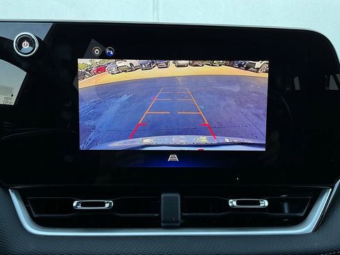 Used 2025 Chevrolet Equinox LT image 30