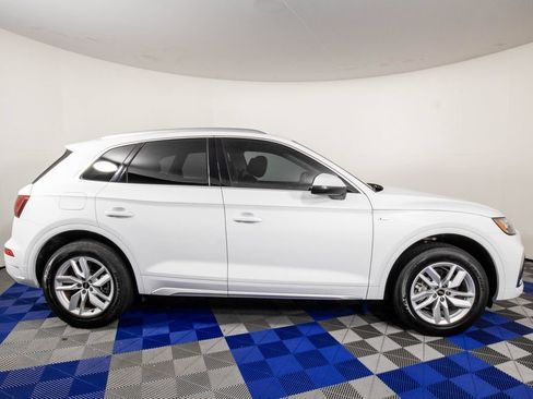 Used 2023 Audi Q5 2.0T Premium w/ Convenience Package AWD/4WD image 4