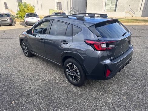 Used 2025 Subaru Crosstrek 2.0i Premium image 5