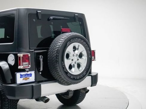 Used 2023 Jeep Wrangler Unlimited Sahara w/ LED Lighting Group AWD/4WD image 7