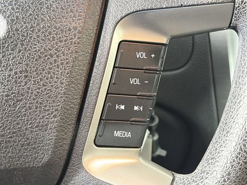 Used 2011 Ford Fusion SE image 18