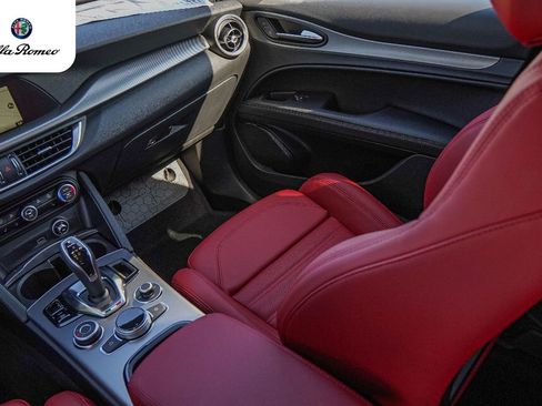 New 2025 Alfa Romeo Stelvio Sprint w/ Veloce Package AWD/4WD image 23
