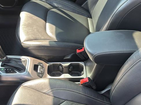 Used 2022 Jeep Renegade Limited w/ Sun, Sound & Wheels Group image 22