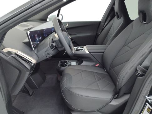 Used 2025 BMW iX xDrive50 w/ Sport Package image 4