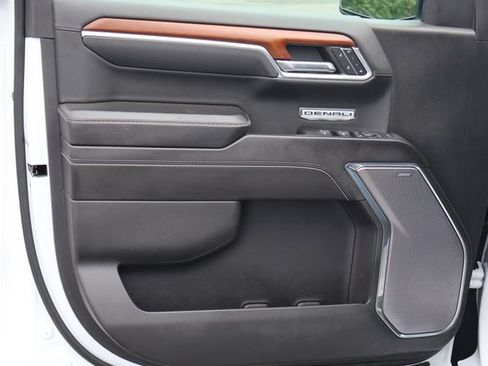 Used 2023 GMC Sierra 1500 Denali w/ Denali Reserve Package AWD/4WD image 18
